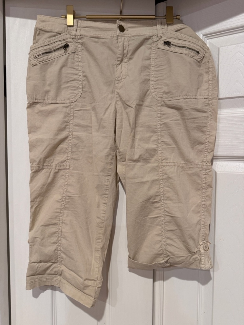 Chico's Light Khaki Capri Pants - Neutral Beige 1.5 (10)